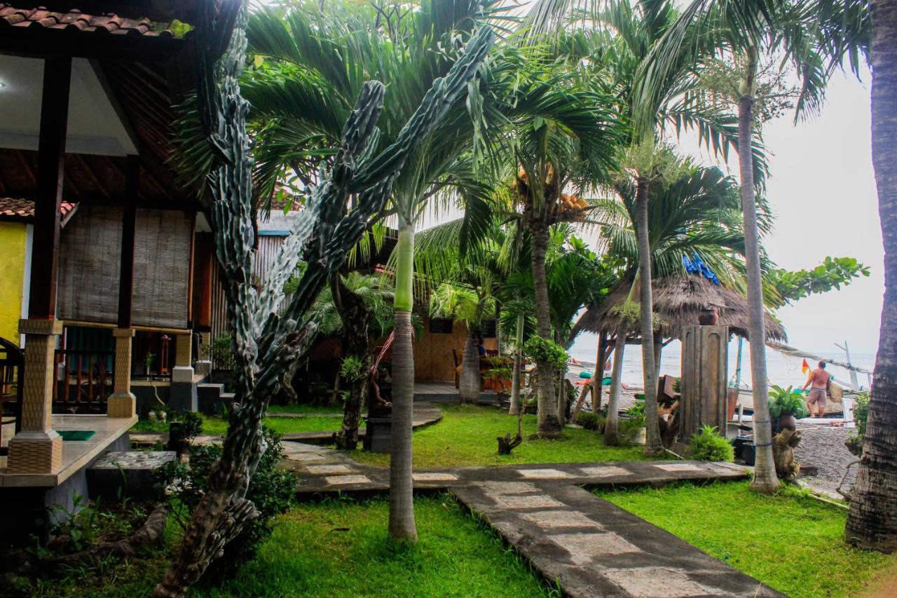 Coconut Beach Bungalows & Warung Amed Exterior foto