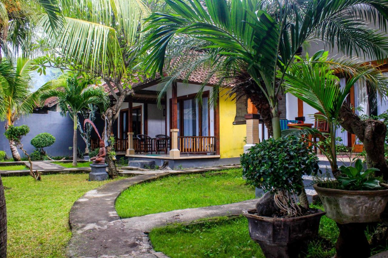 Coconut Beach Bungalows & Warung Amed Exterior foto