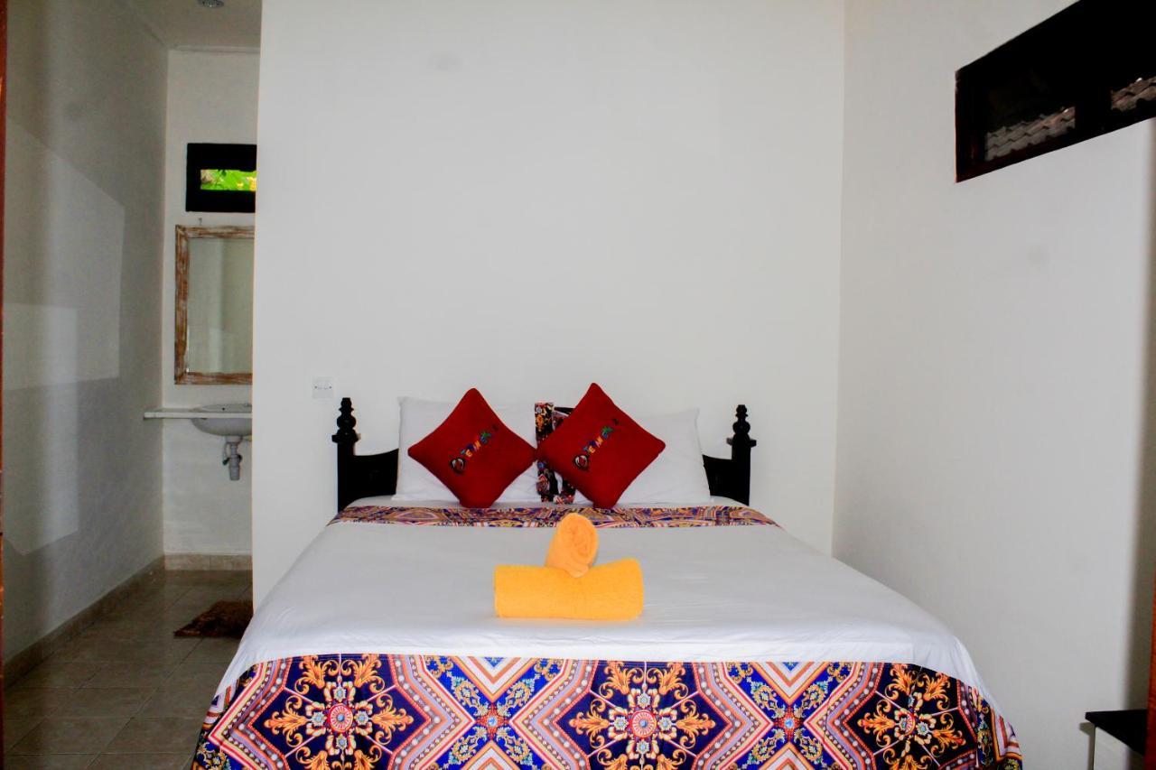 Coconut Beach Bungalows & Warung Amed Exterior foto